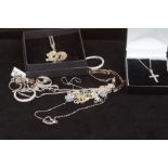 Collection of silver jewellery & costume jewellery