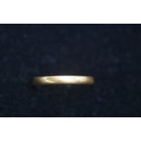 22ct Gold wedding band Weight 2.7 g Size O
