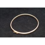 9ct Gold bangle Weight 3.6 g