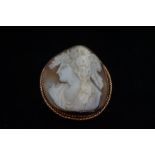 9ct Gold cameo brooch 4.5 cm