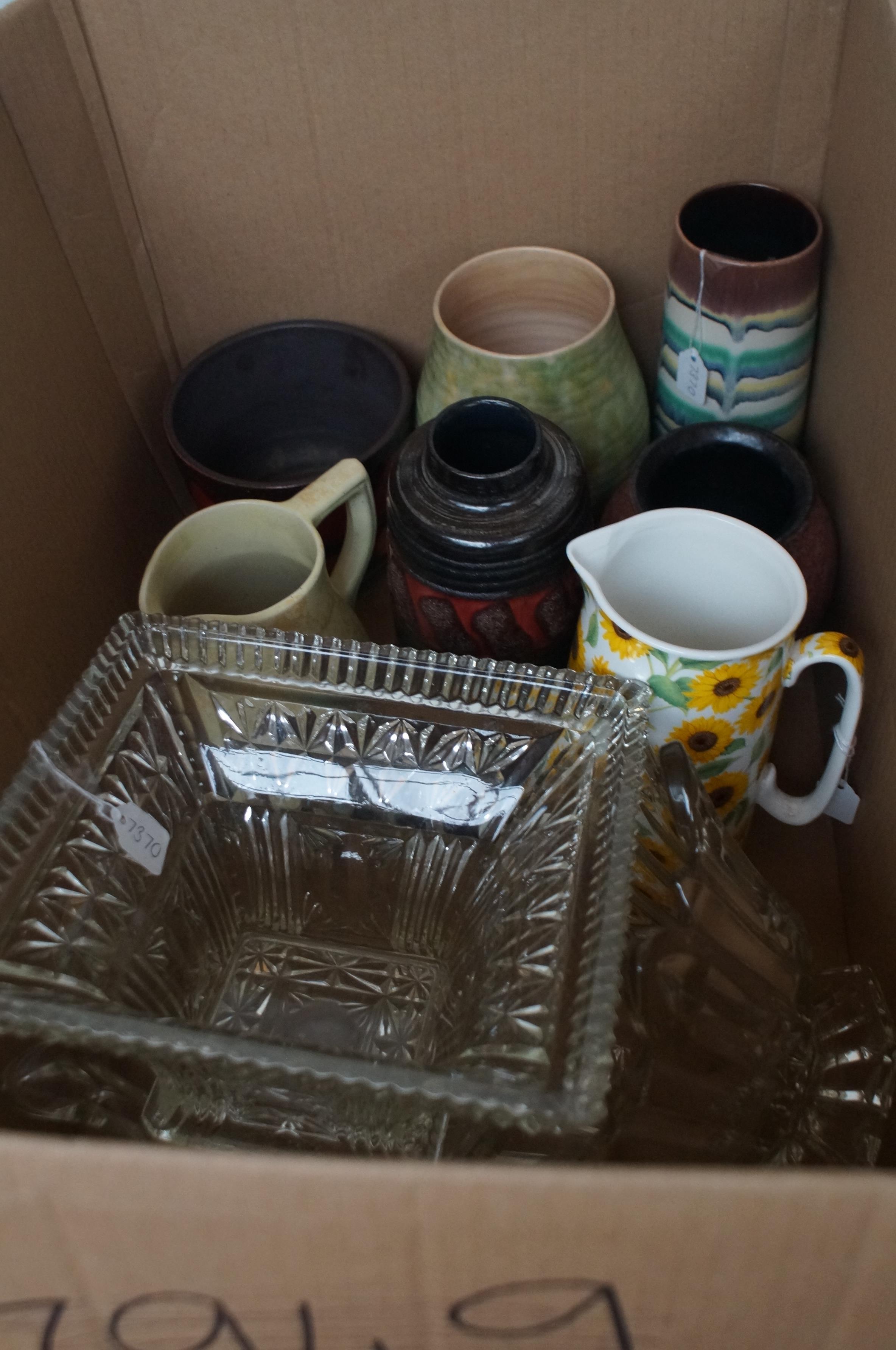 Box of glass & ceramics to include studio pottery