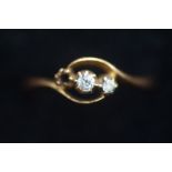 18ct Gold & diamond ring (1 diamond missing )