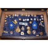 Collection of cap badges & military buttons