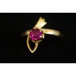 14ct gold ring set with pink stone