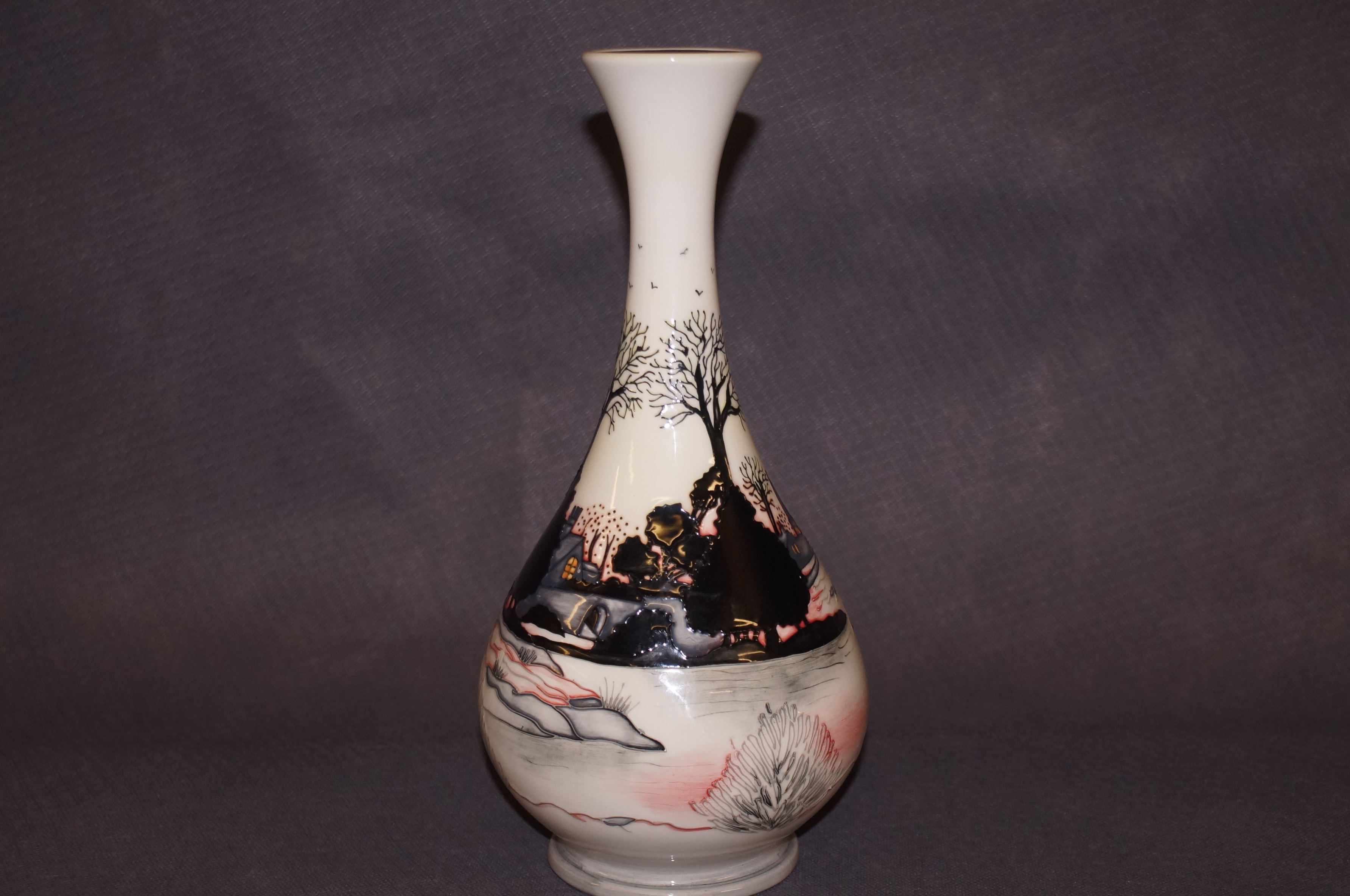 Moorcroft limited edition vase "Christmas in the C