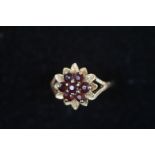 9ct Gold flower ring with red stones Size N