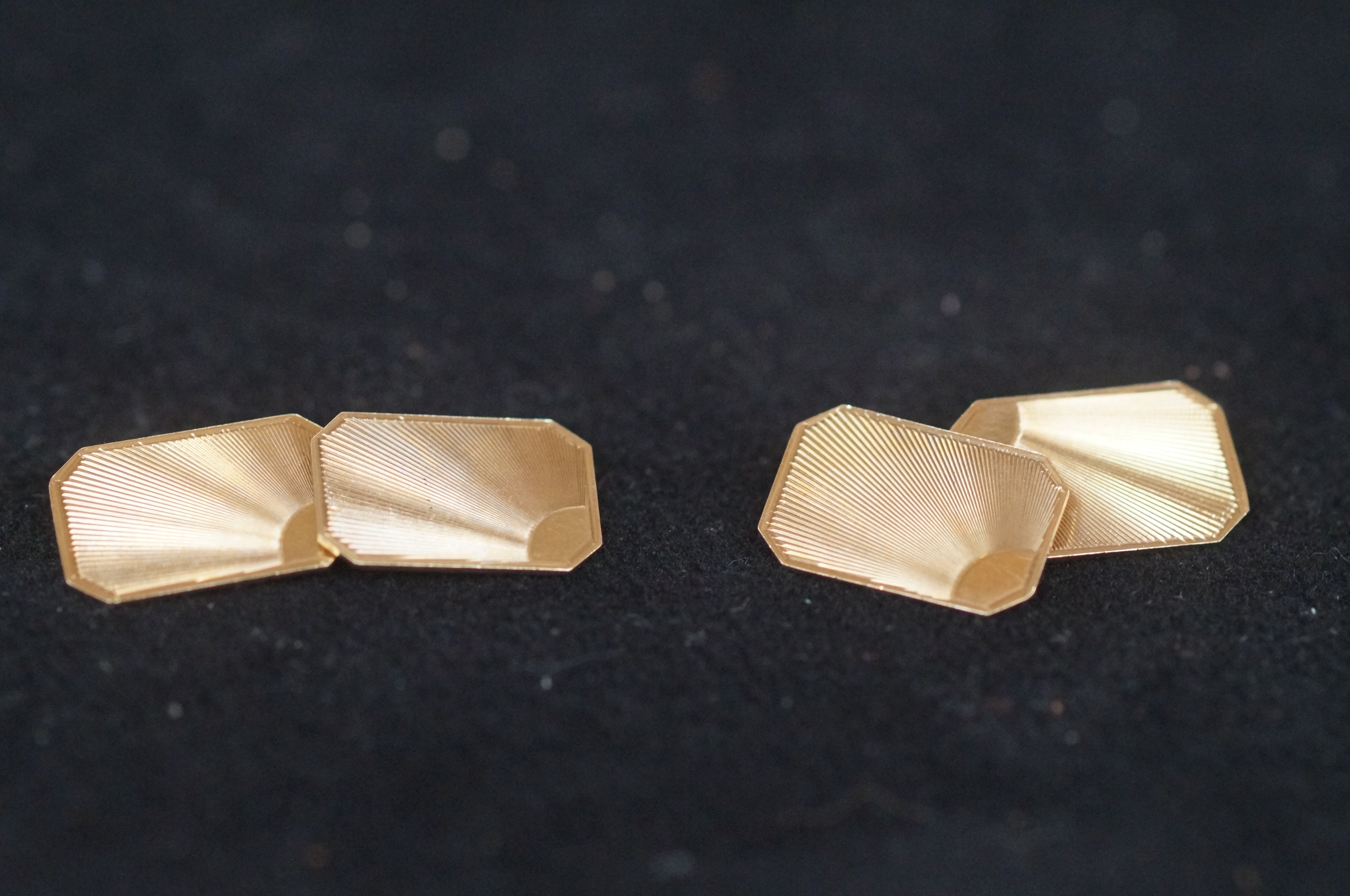 Pair of 9ct Gold cufflinks weight 6.1 g