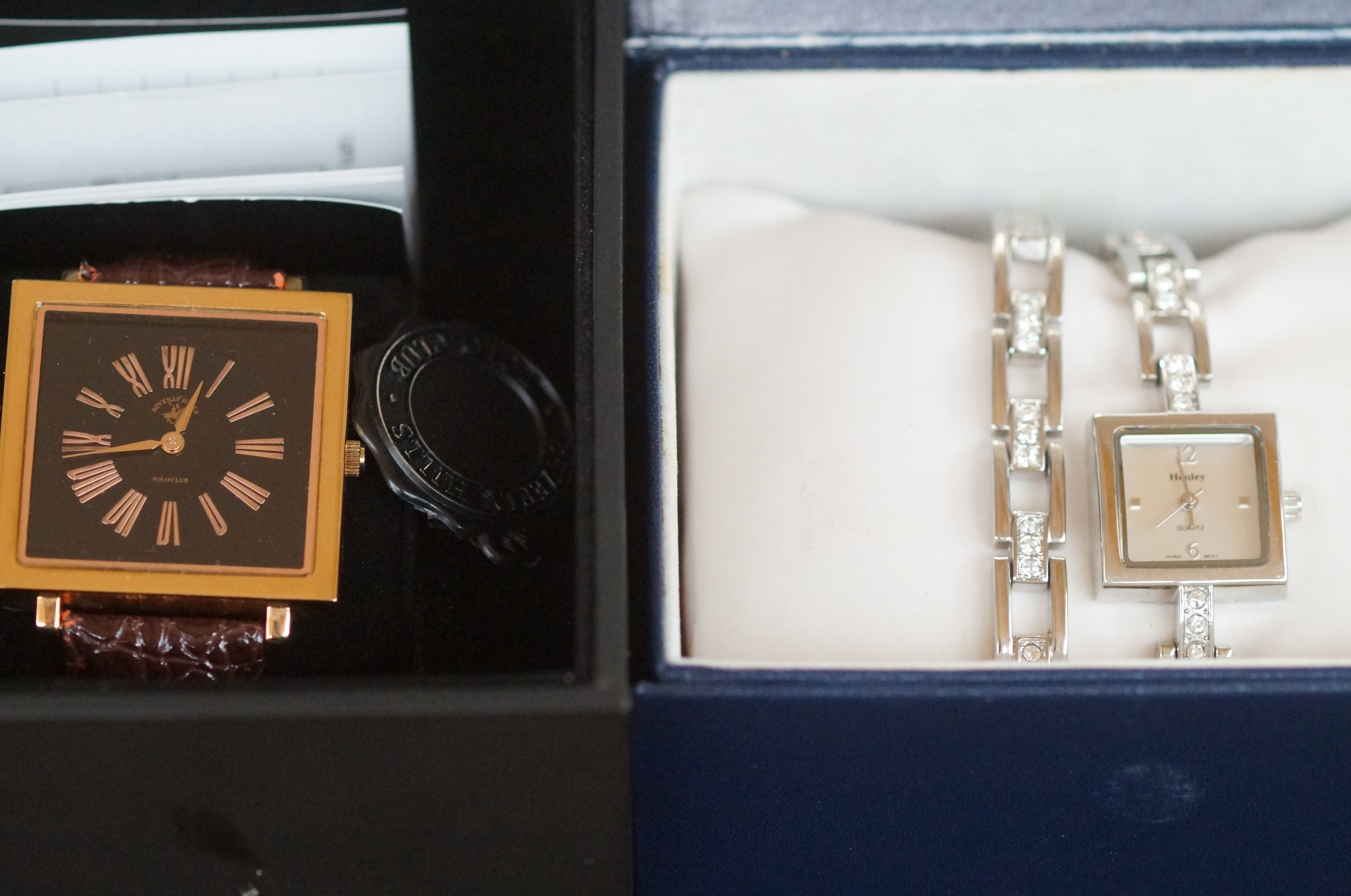 2x Boxed fashion wristwatches