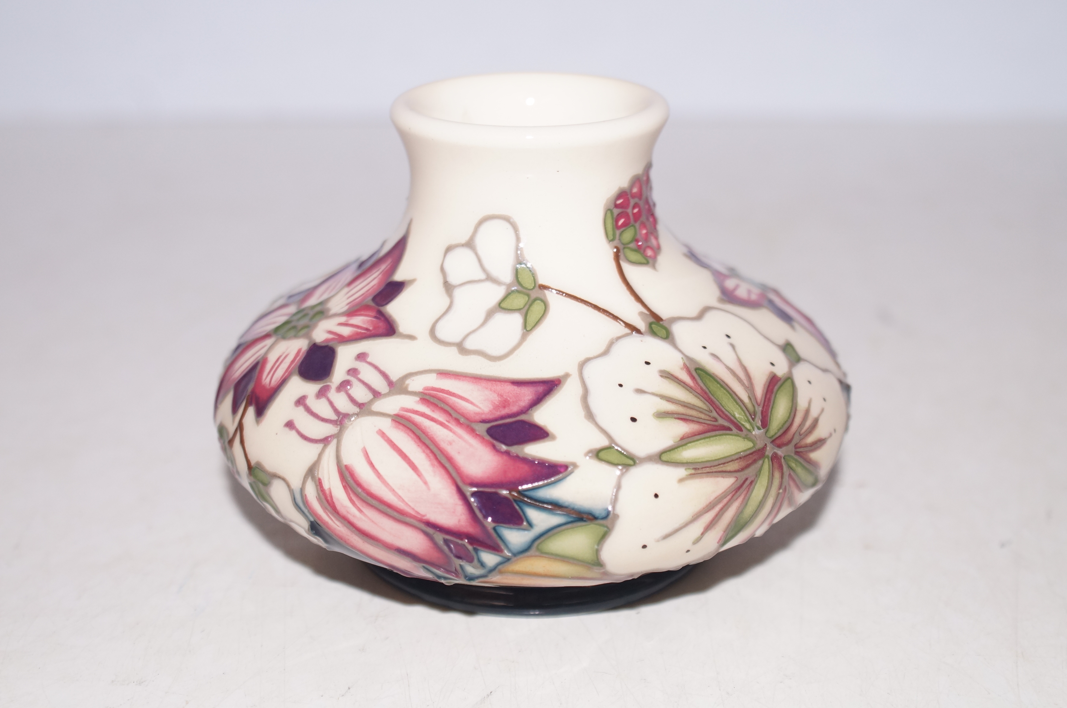 Moorcroft bramble revisited vase Height 8 cm