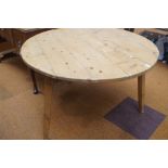 Pine cricket table Diameter 122 cm