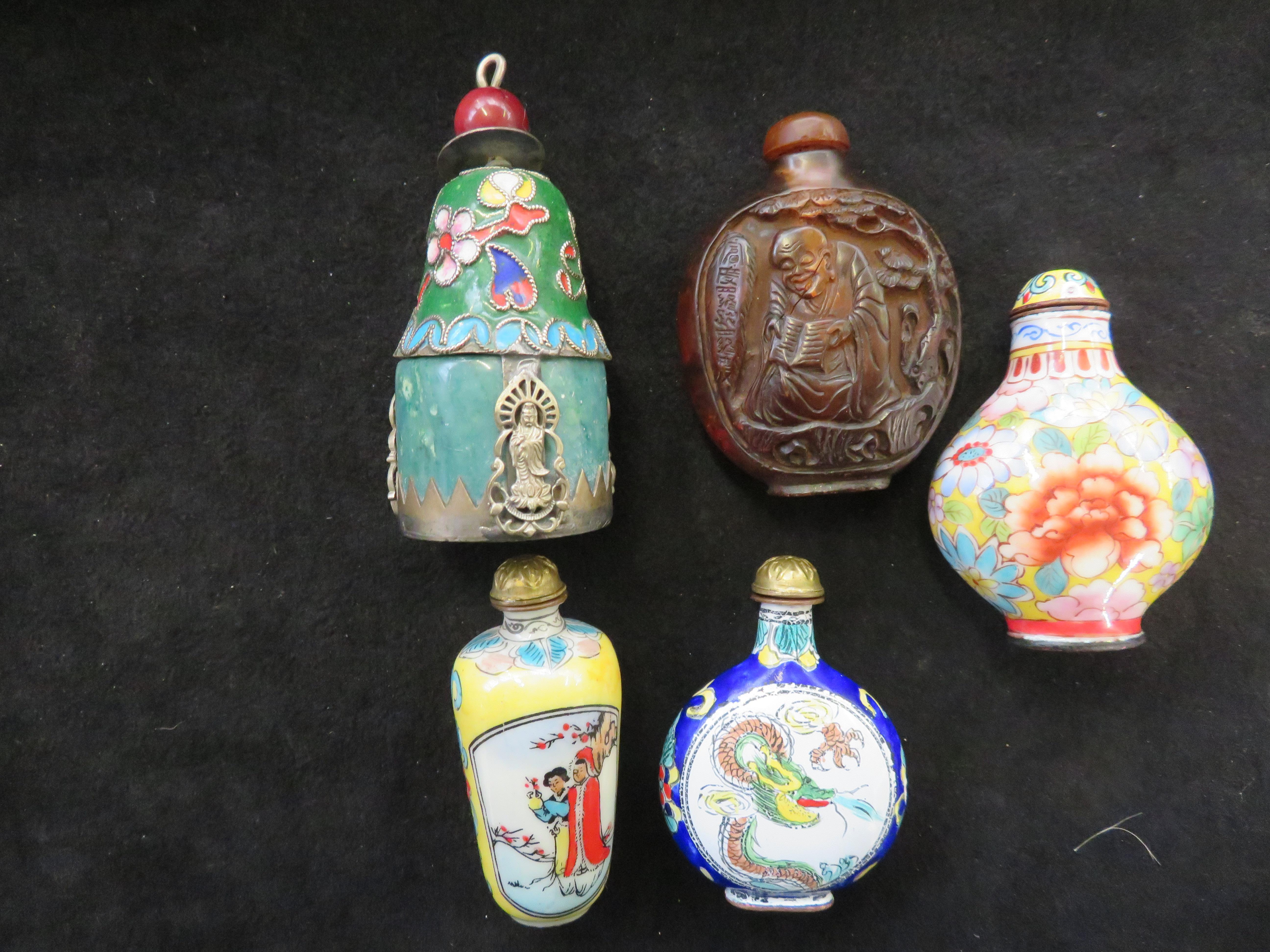 5x Early 20th century Chinese scent bottles