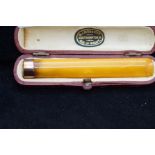 9ct Gold & amber cigarette holder with original ca