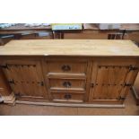 Good quality pine dresser with 3 drawers & 2 cupbo