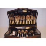 Vintage canteen of cutlery in oak case