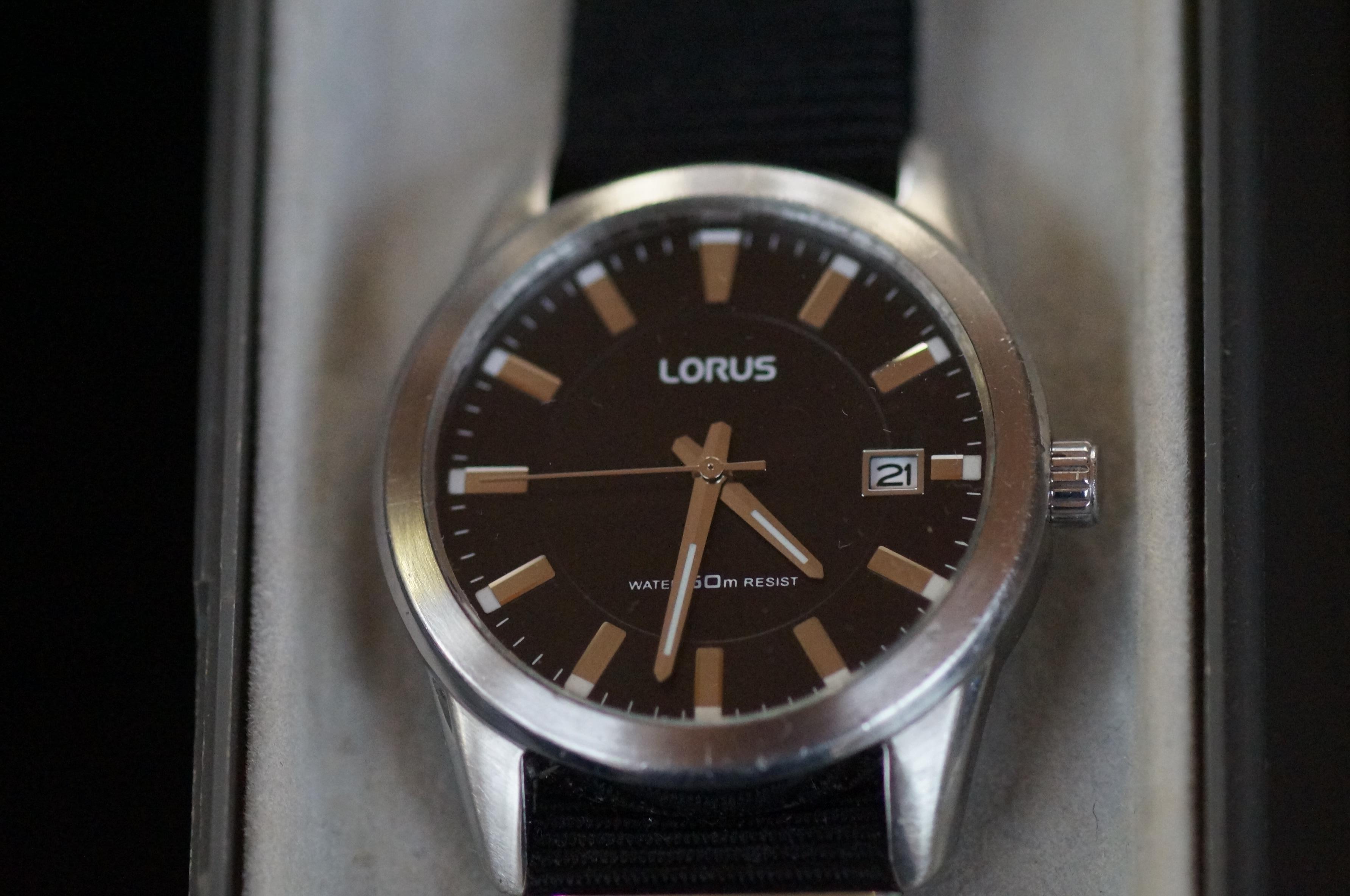 Gents Lorus calendar wristwatch