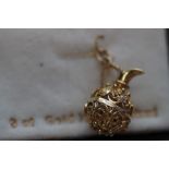 9ct Gold charm/pendant in the form of a claret jug