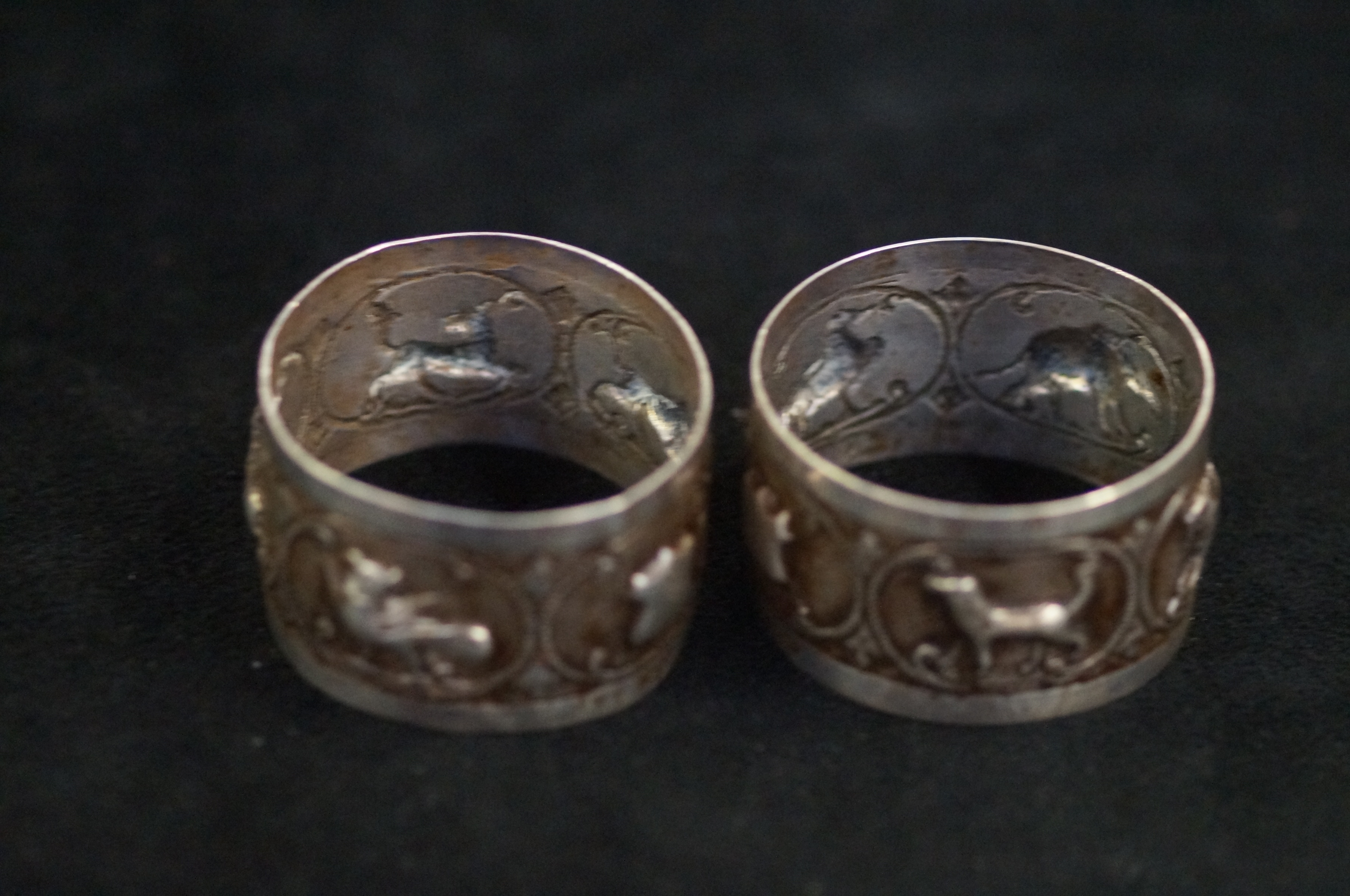 Pair of continental silver napkin rings - Image 2 of 2