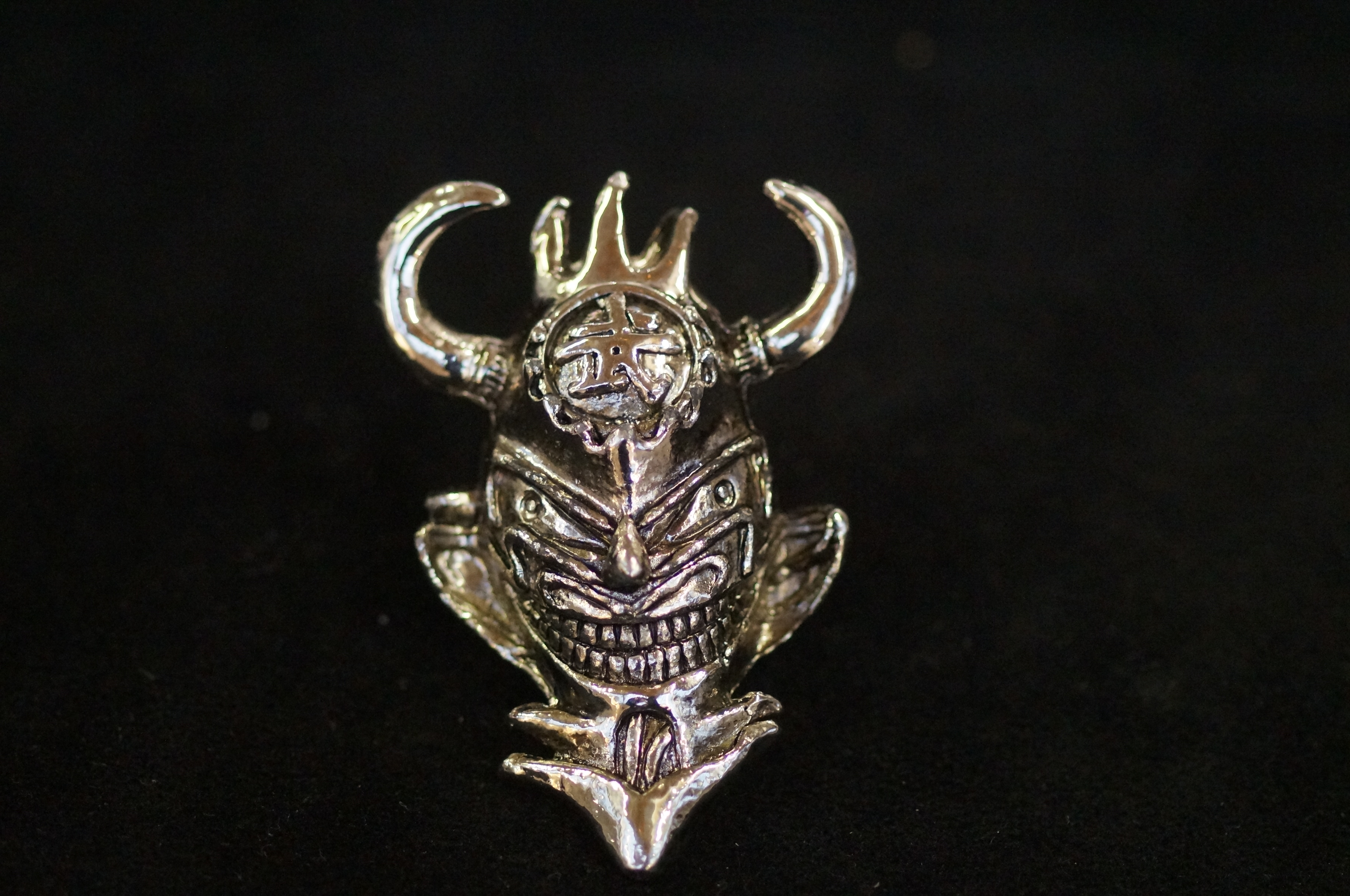 Devil white metal ring