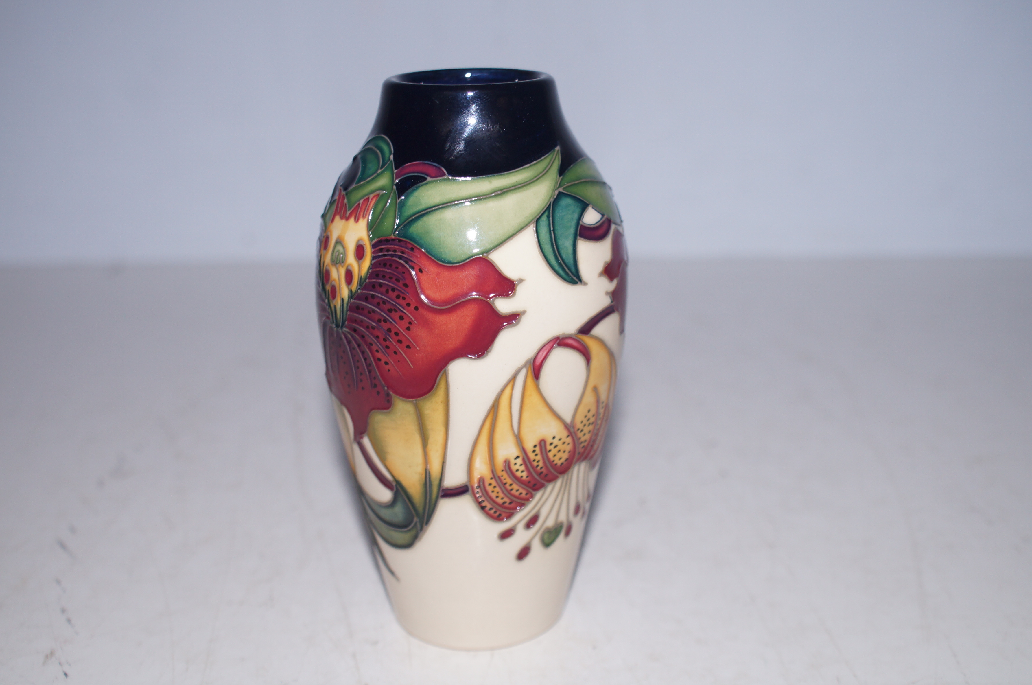 Moorcroft Anna Lilly vase Height 14 cm - Image 2 of 2