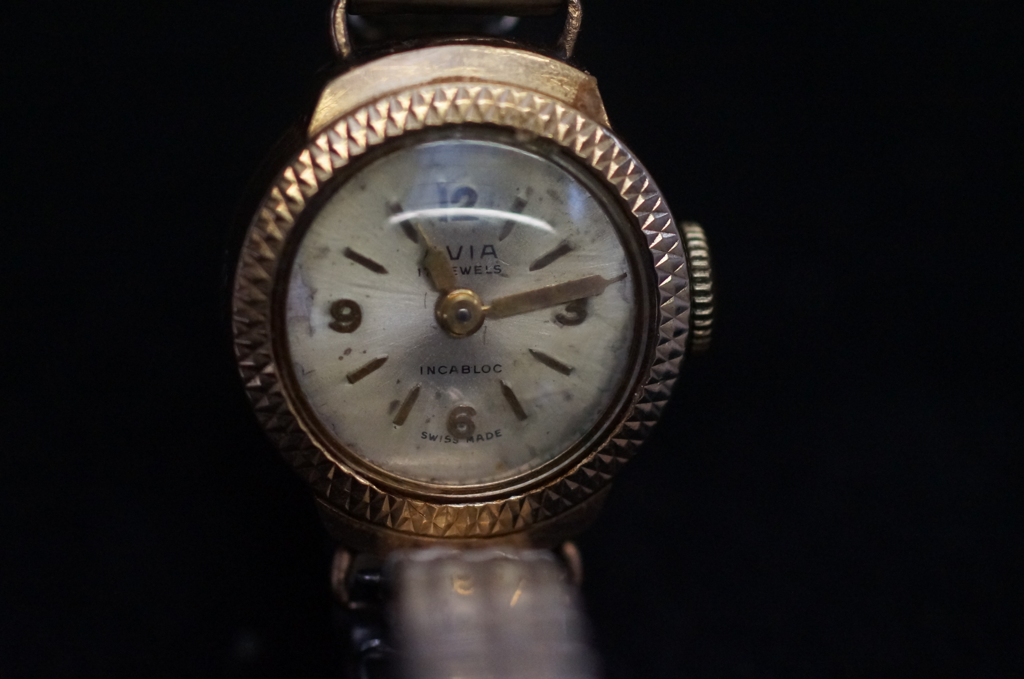 9ct Gold case Avia wristwatch