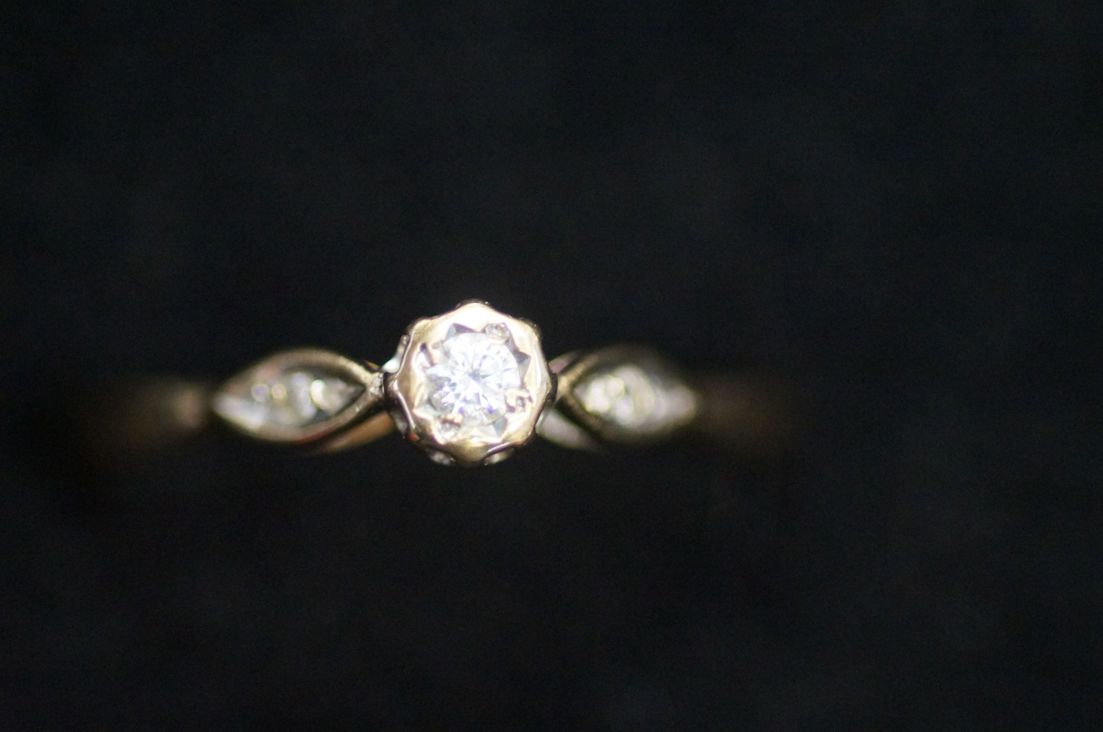 9ct Gold Diamond Ring Size P