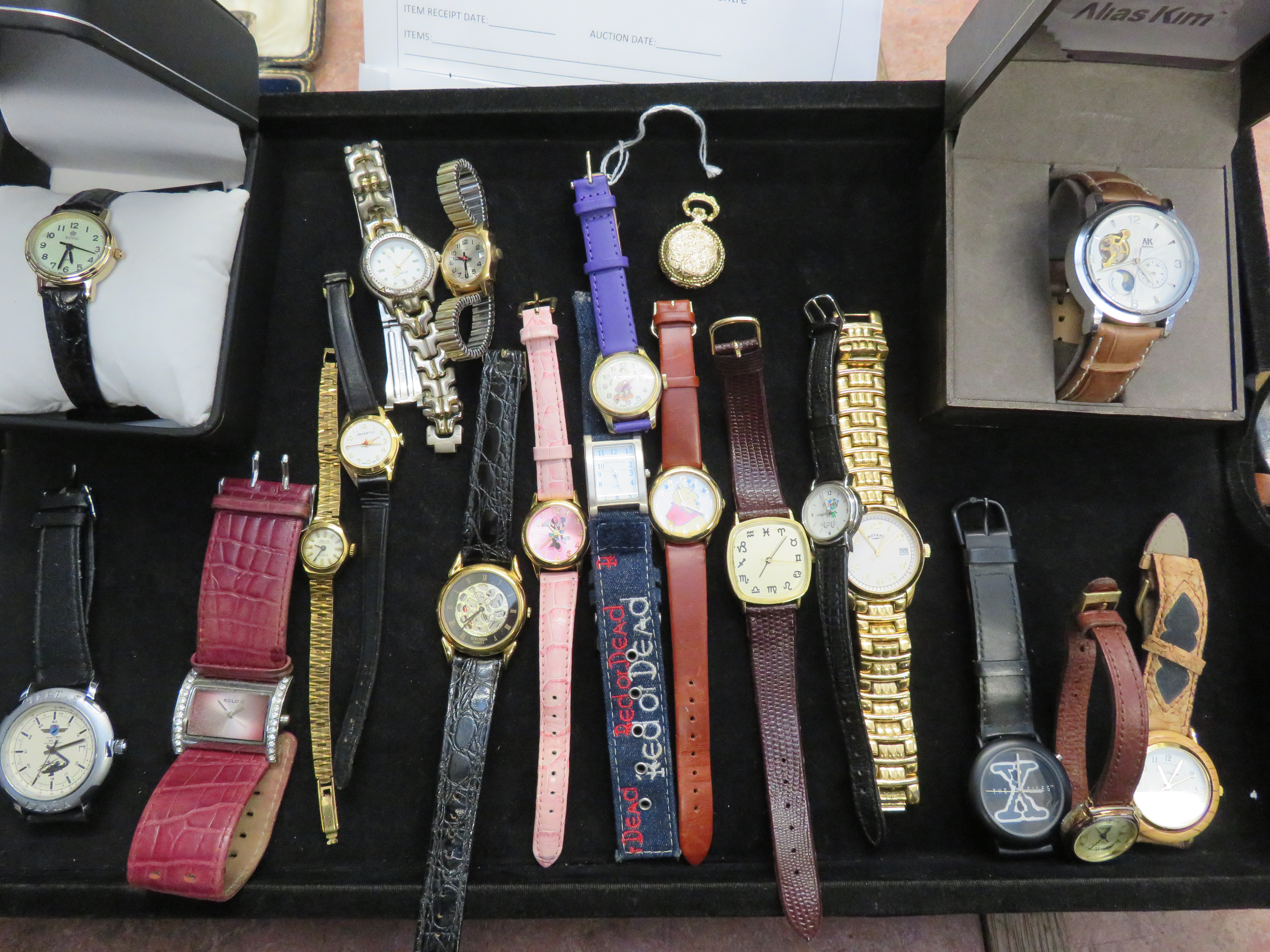 Large collection of fashion watches