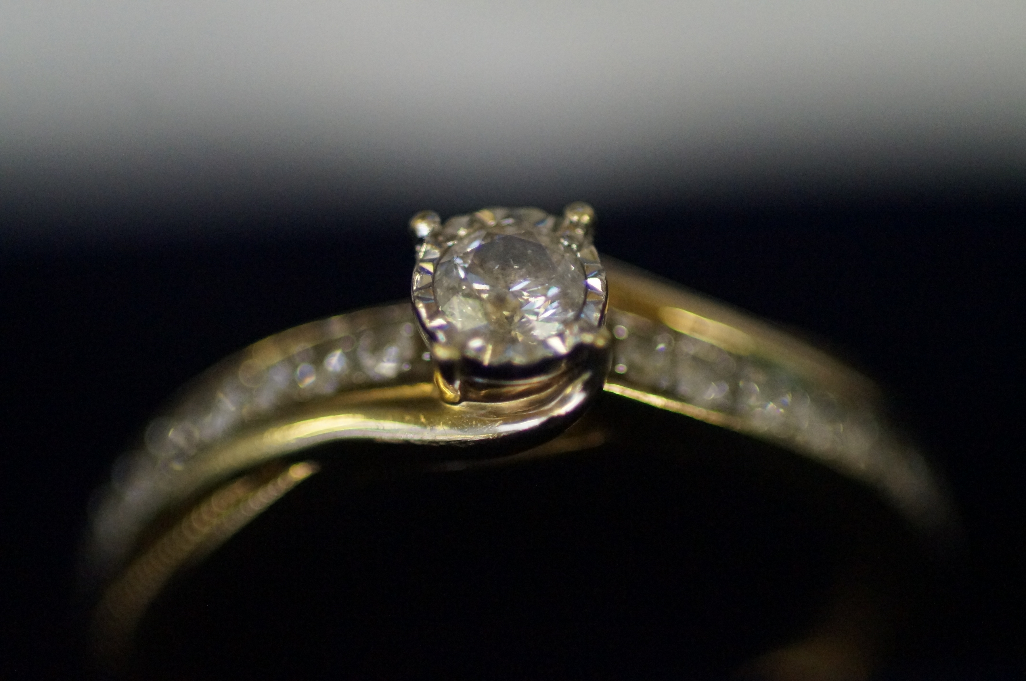 9ct Gold and Diamond Ring