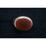 9ct gold gents ring stet with carnelian stone. Siz