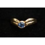 9ct gold ring set with central sapphire Size N