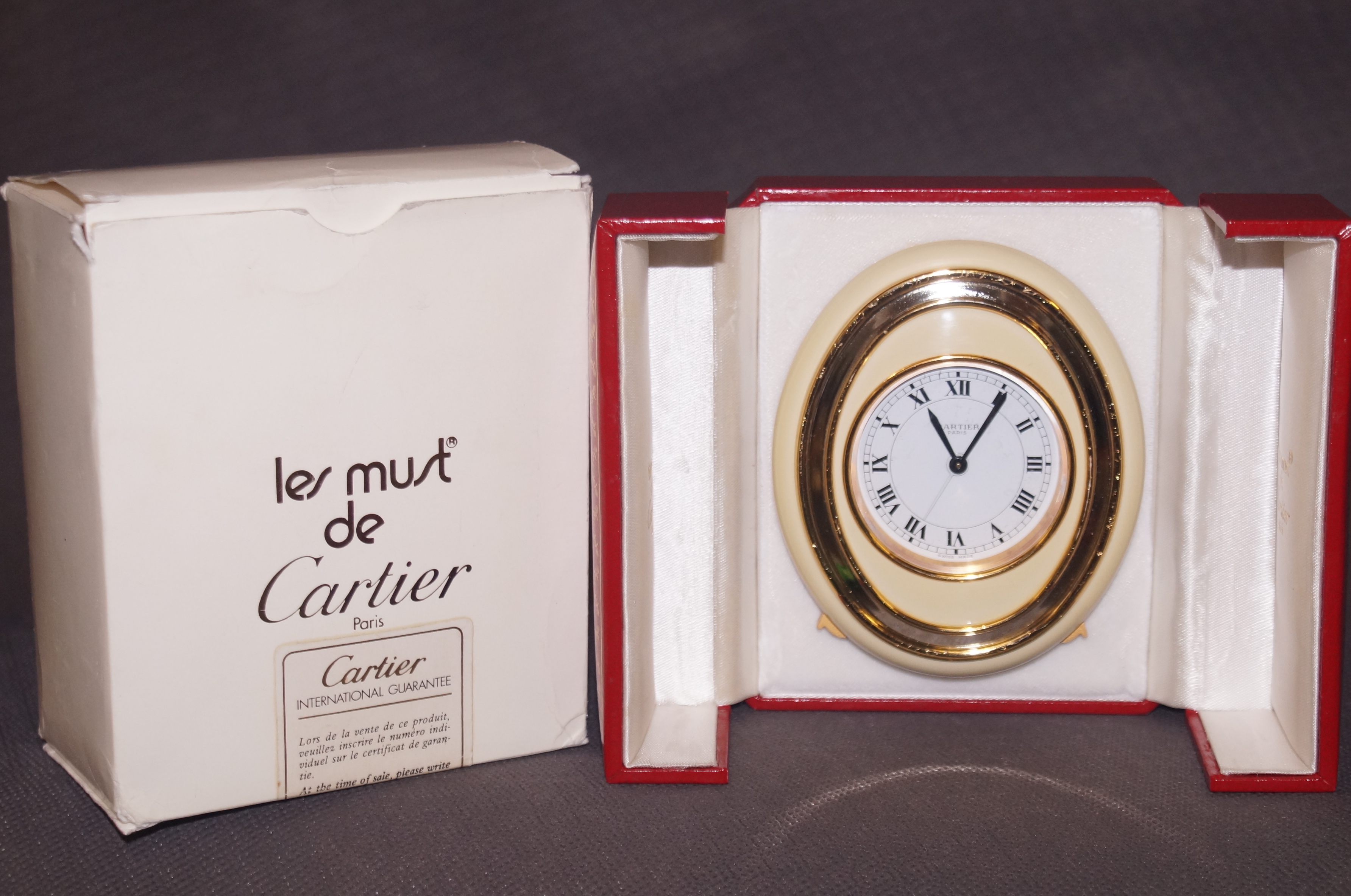 A Les Must De Cartier Paris travel clock numbered - Image 3 of 6