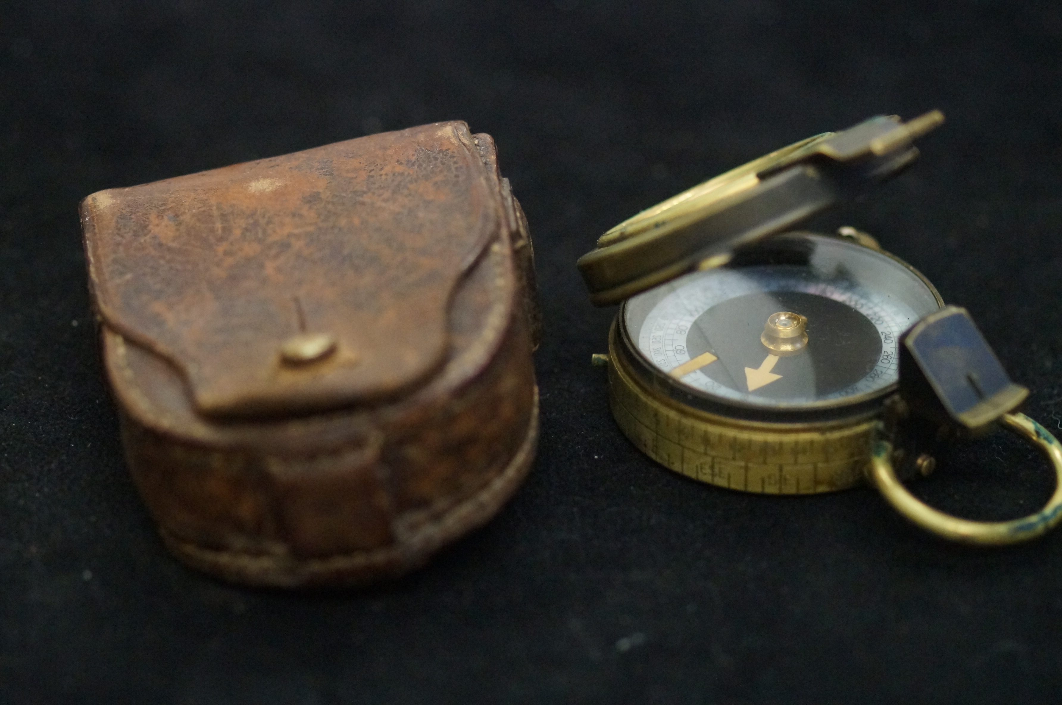 Original military compass dated 1915 with leather