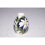 Moorcroft mini vase April Daisy 6cm