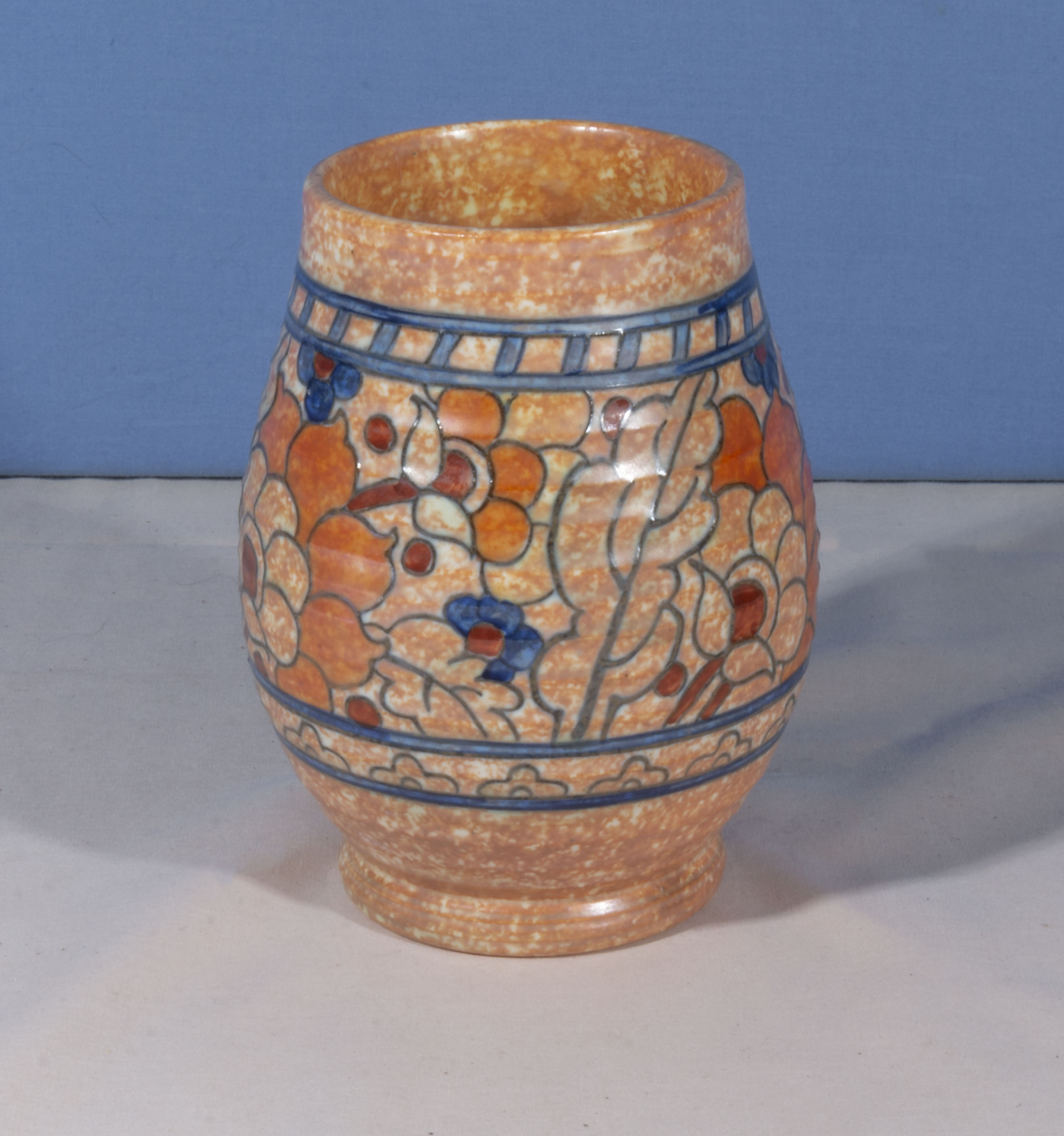 A small Crown Ducal Charlotte Rhead vase, 15cm tall - Image 3 of 6