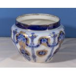 A Losal ware blue and white jardiniere, 19cm diameter and 20cm tall
