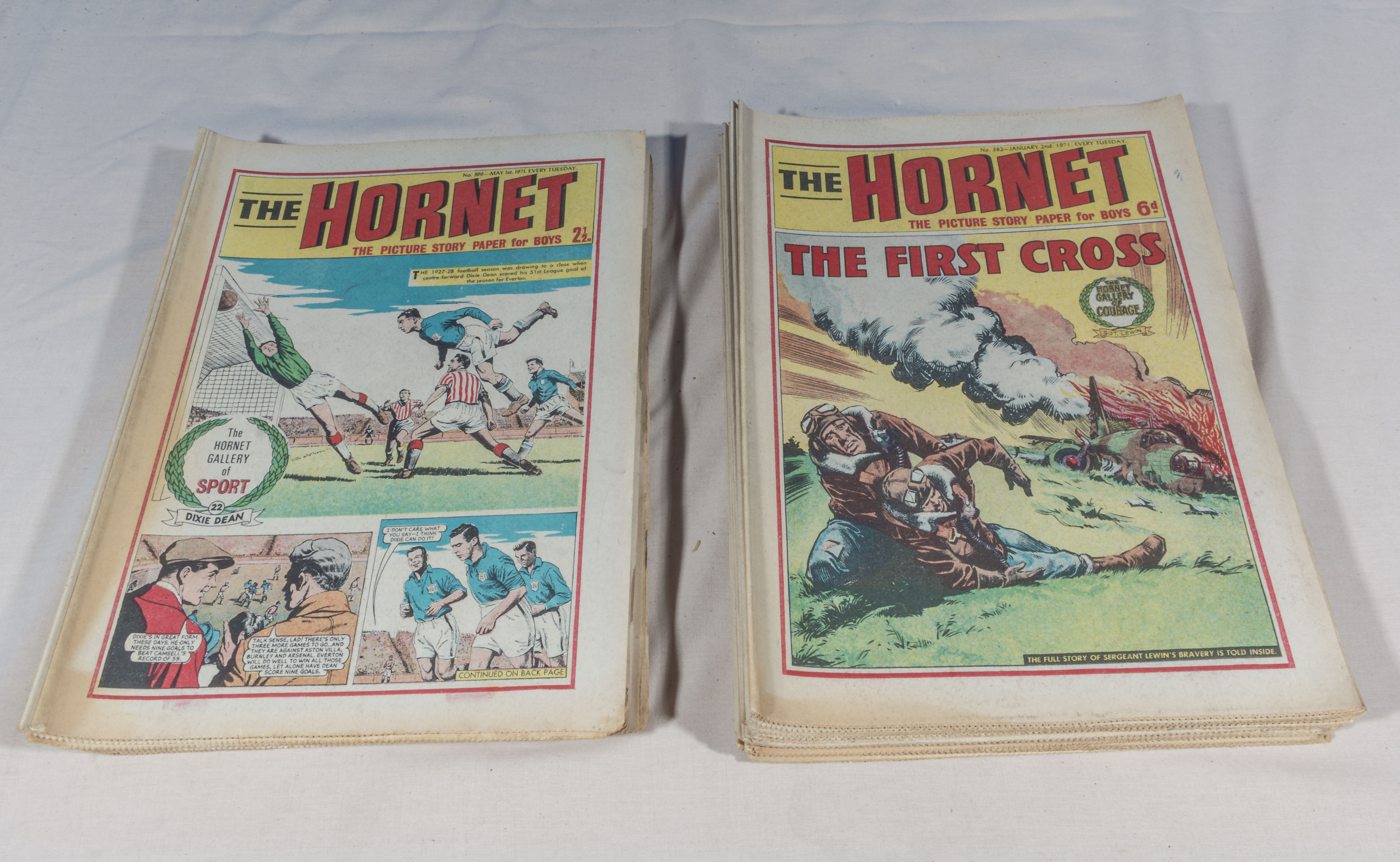 34 vintage Hornet comics 1971