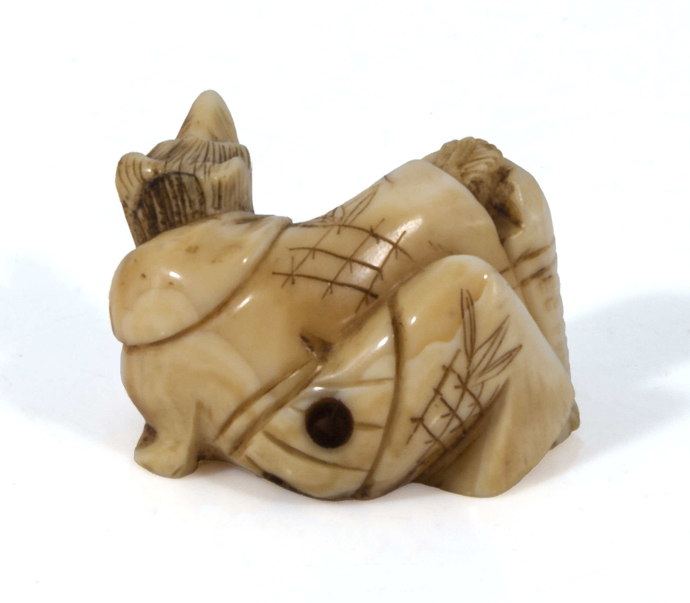 Japanese antique meiji period carved ivory netsuke in the form of a fox dressed in a robe, - Image 3 of 5