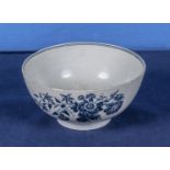 18th century Worcester underglazed blue porcelain bowl, decorated to the body with butterflies and
