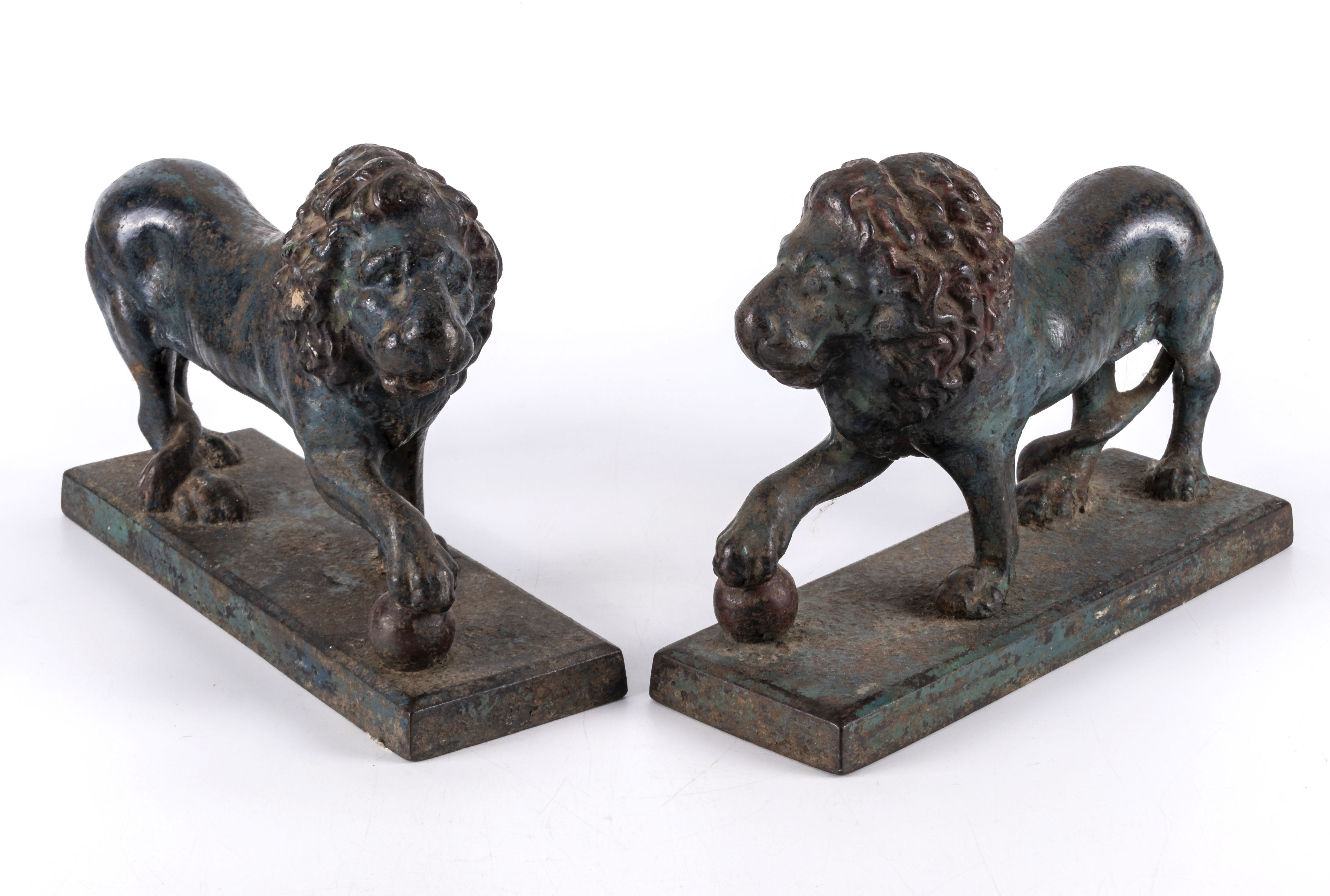 Grand tour a pair of cold painted cast iron Medici lions, 9.5" long x 7" tall x 3" wide
