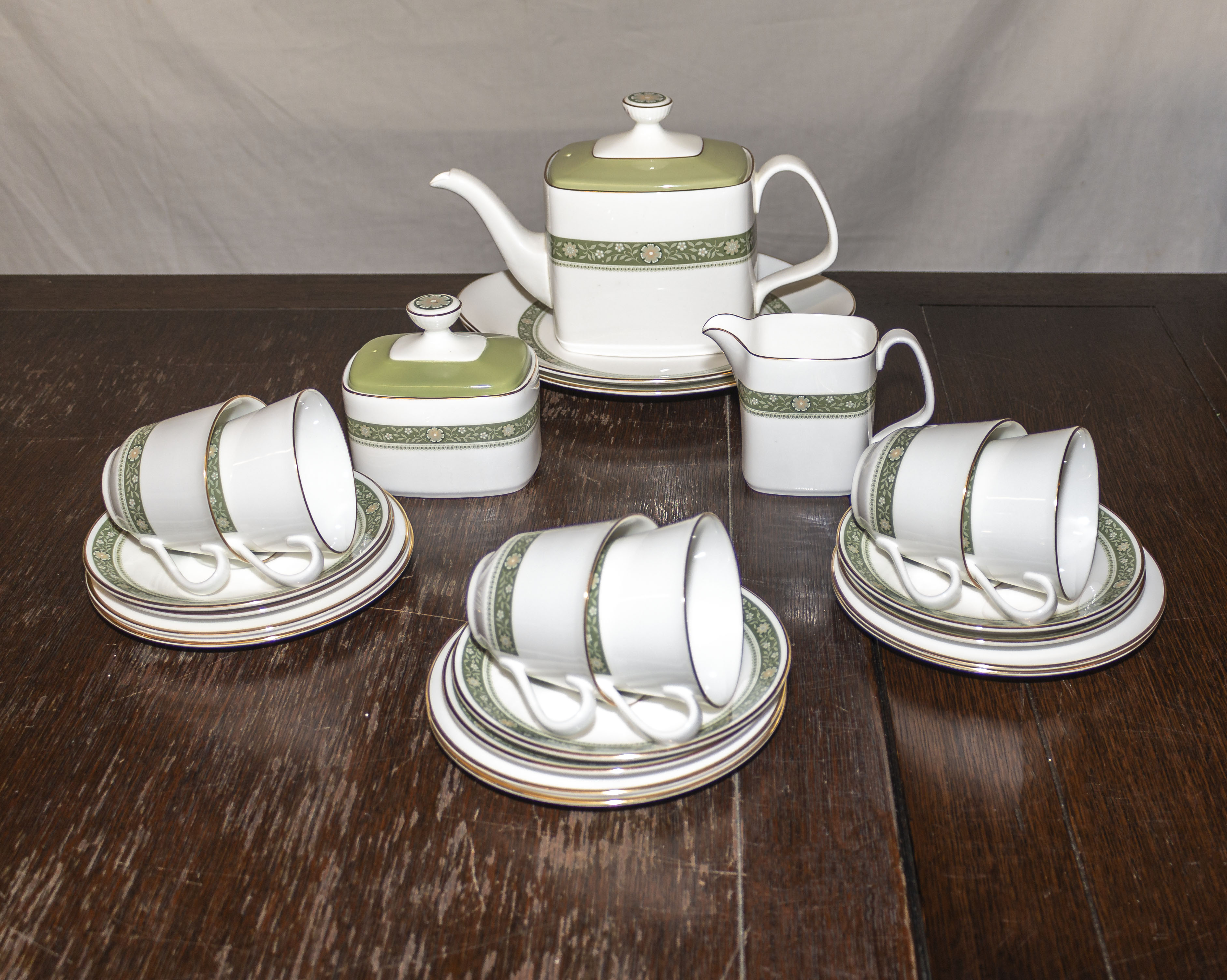 A Royal Doulton Rondelay six piece tea set