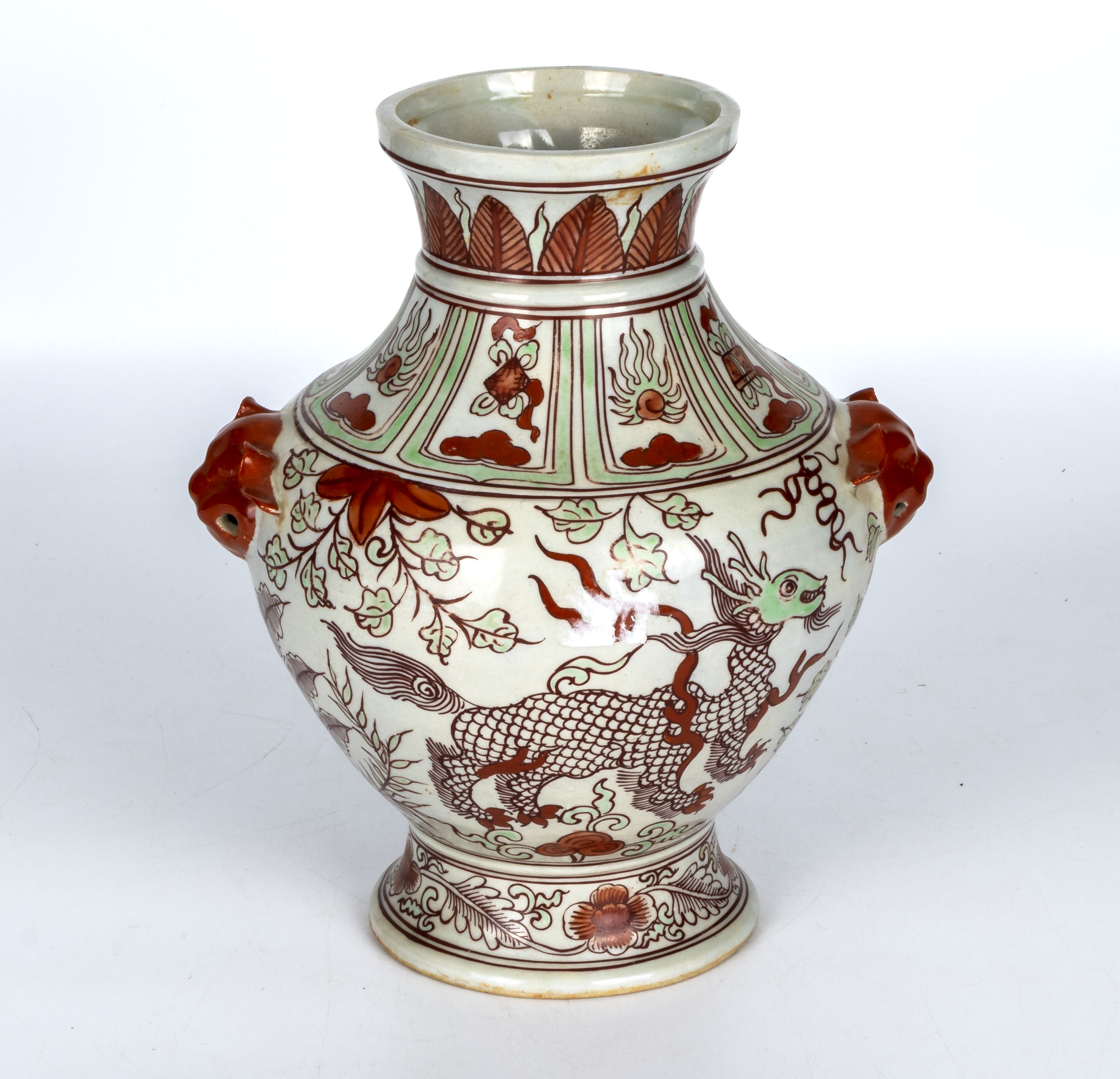 A Chinese 20th century decorative vase, 26cm tall - Image 3 of 6