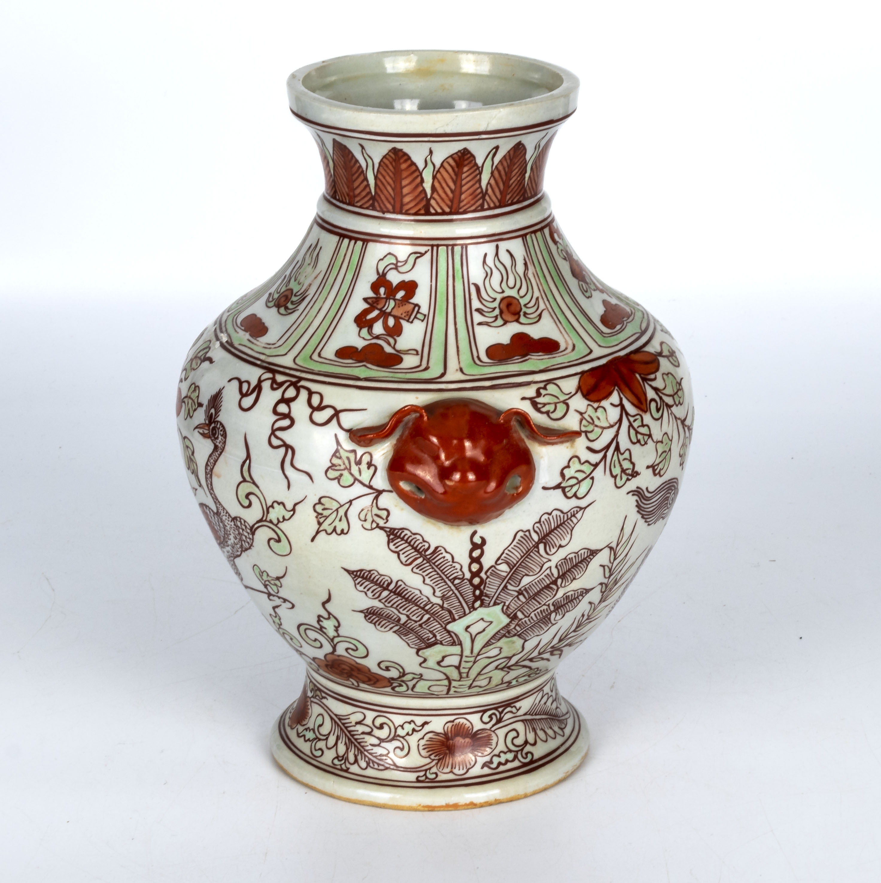 A Chinese 20th century decorative vase, 26cm tall - Image 4 of 6