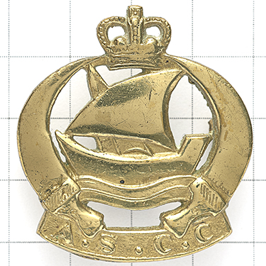 Apprentice School Cadet Corps, Aden, cast brass cap badge. Crowned curved Arab knives resting on