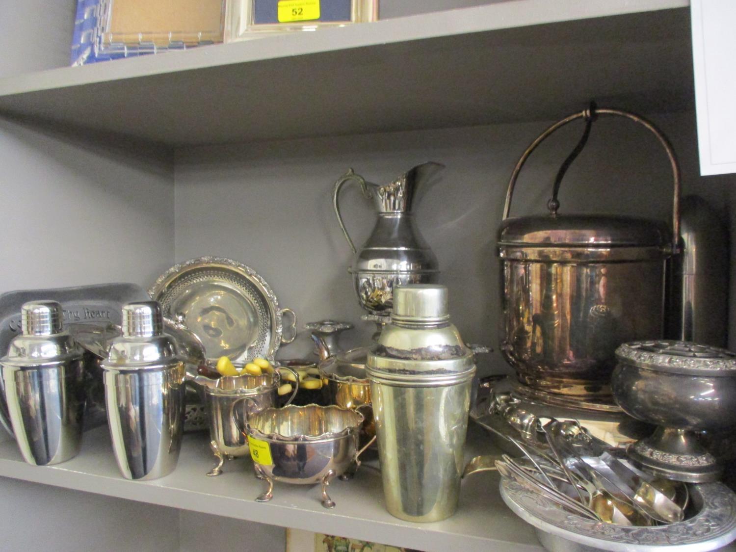 A quantity of silver plated items to include an ice bucket