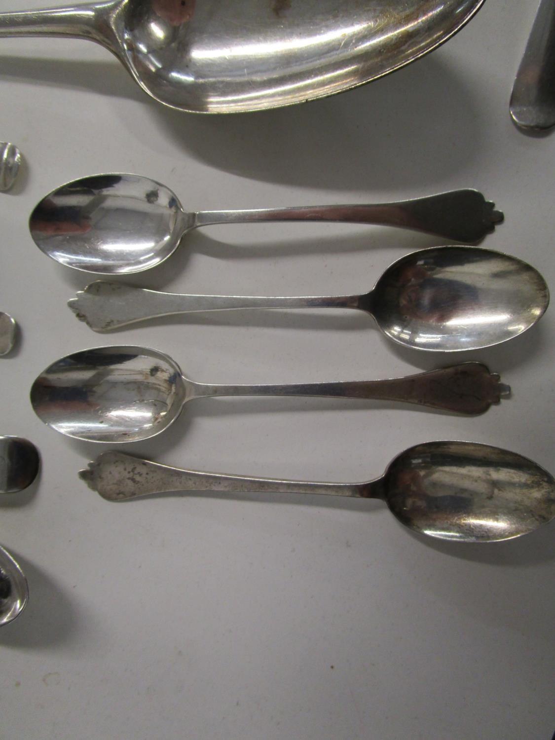 A quantity of Georgian and later silver spoons, various makers and dates, total weight 456.6g - Image 3 of 3