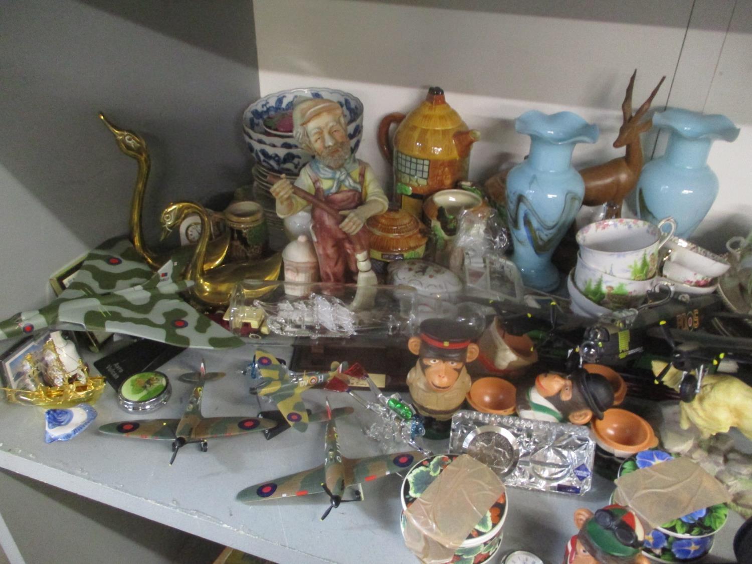 A mixed lot to include a Beswick pigeon, Royal Albert Kentish Rockery pattern china and other items - Image 2 of 3