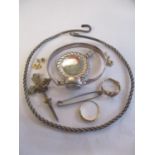 Mixed jewellery to include two 9ct gold rings, earrings, a silver bangle and other items