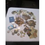 Mixed coins and bank notes to include an 1887 crown, Victorian and George V shillings, WWII and
