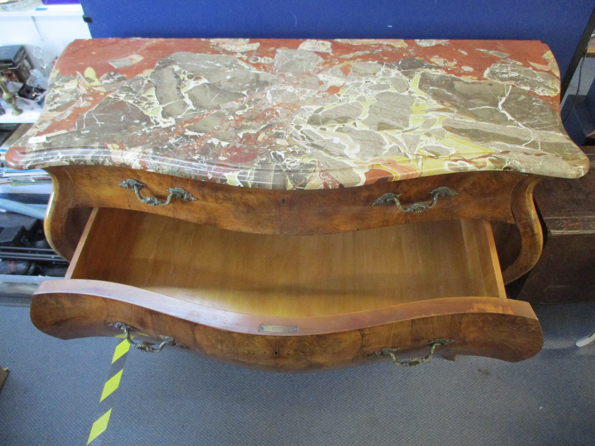 A late 20th century reproduction of a Louis IV walnut bombe commode with a mottled marble top over - Image 6 of 6