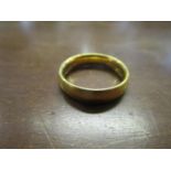 A 22ct yellow gold wedding band, 5.2g