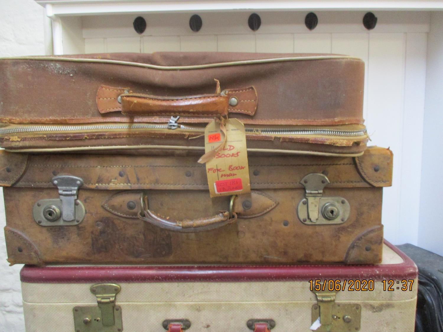 Eight vintage suitcases to include leather examples - Image 3 of 5